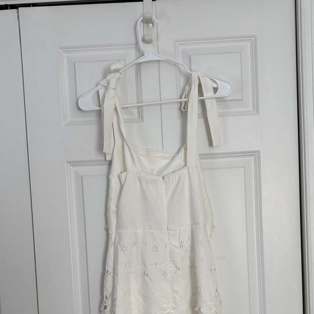 Petal & Pup White Floral Maxi Dress - Picture 6 of 8